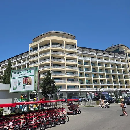 Miramar Palace サニービーチ