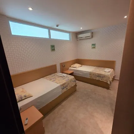 Miramar Palace サニービーチ